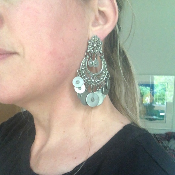 Earrings - Picture 5 of 7